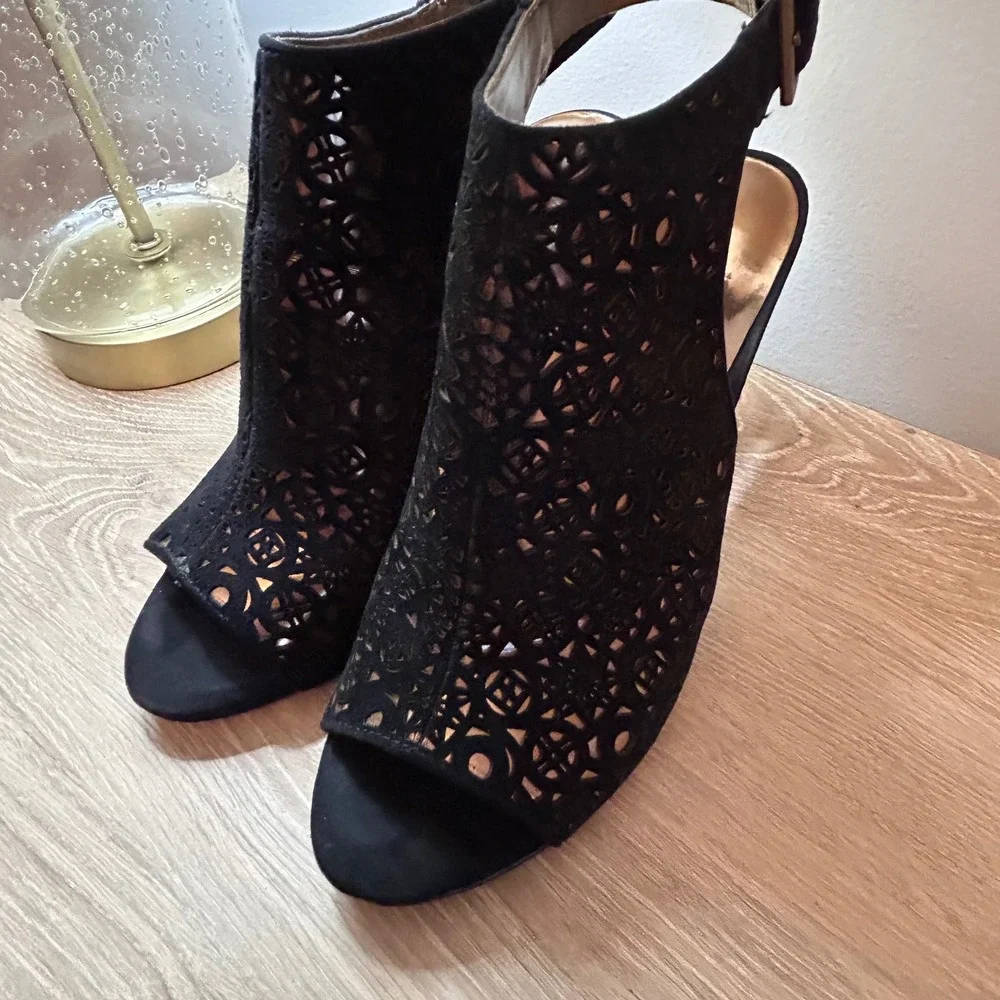 Carlos by Carlos Santana Black Suede Laser Cut Peep Toe Ankle Strap Heels 7.5 M
